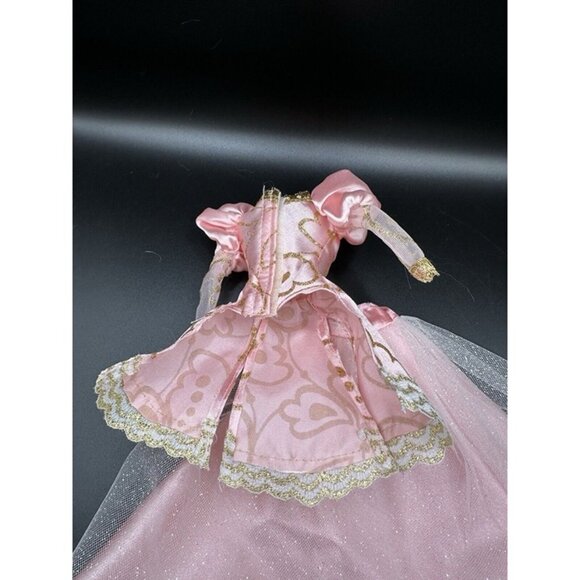 Mattel 1997 Barbie as Rapunzel Gown Dress Pink And Gold Costume 1990’s Vintage - Picture 12 of 12
